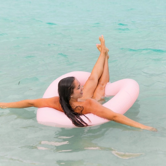 Meet your Posher, Gabrielle - Picture 1 of 1